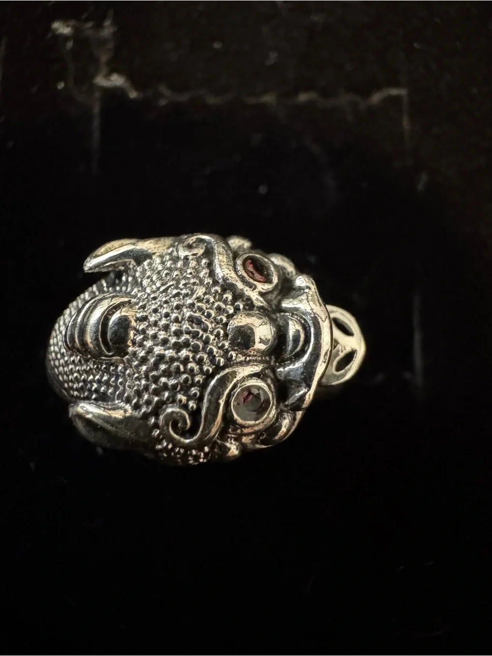 Sterling silver Chinese Foo Dog Ring - with ruby‎ eyes